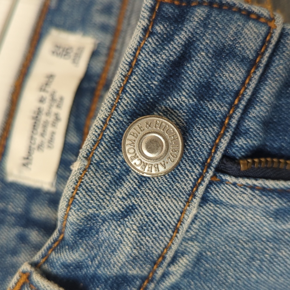 Abercrombie & Fitch Distressed Ankle Straight Ultra High Rise Curve Love Jeans - Picture 11 of 15